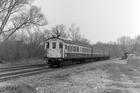 BR(S) Class 205 205025 at Dunbridge, Dorset with the 2.23pm Portsmouth Harbour - Salisbury service on Thursday 07 Apr 1988 - J. Scrace [233818]