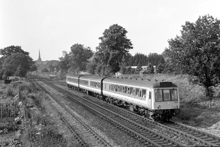 BR(S) Class 117 P415 at Wokingham, Surrey with the 5.50pm Reading - Tonbridge service on Thursday 23 Jun 1988 - J. Scrace [233839]