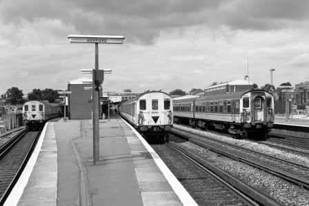 BR(S) Class 205 205002 & BR(S) Class 205 205012 & BR(S) Class 411 1547 at Ashford Station, Kent with the 12.05pm Hastings - Ashford & 1.04pm Ashford - Hastings & Victoria - Dover Western Docks service on Thursday 25 Aug 1988 - J. Scrace [233843]