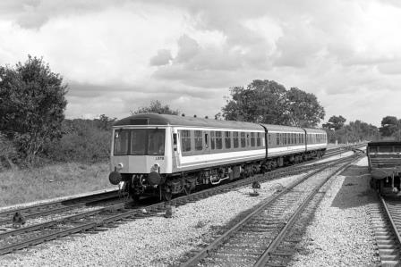 BR(S) Class 119 L579 at Godstone, Surrey with the 1.43pm Tonbridge - Reigate service on Saturday 03 Sep 1988 - J. Scrace [233845]