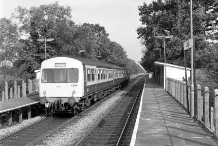 BR(S) Class 101 L834 at Leigh Station, Surrey with the 3.39pm Reigate - Tonbridge service on Monday 05 Sep 1988 - J. Scrace [233848]