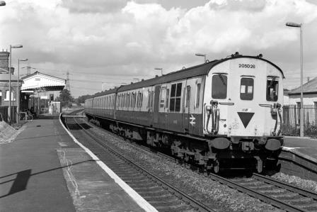 BR(S) Class 205 205026 at Bramley Station, Surrey with the 12.55pm Reading - Basingstoke service on Friday 30 Sep 1988 - J. Scrace [233856]