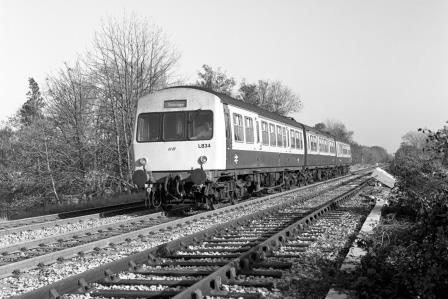 BR(S) Class 101 L834 at Edenbridge, Kent with the 1.44pm Tonbridge - Reigate service on Friday 04 Nov 1988 - J. Scrace [233867]
