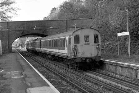 BR(S) Class 205 205029 at Basingstoke Station, Hampshire with the 11.55am Reading - Portsmouth Harbour service on Monday 31 Oct 1988 - J. Scrace [233870]
