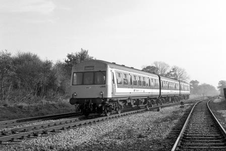 BR(S) Class 101 L835 at Godstone, Surrey with the 10.44am Tonbridge - Reigate service on Wednesday 16 Nov 1988 - J. Scrace [233871]