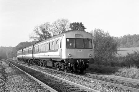 BR(S) Class 101 L835 at Godstone, Surrey with the 11.34am Reigate - Tonbridge service on Wednesday 16 Nov 1988 - J. Scrace [233873]