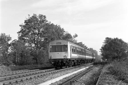 BR(S) Class 101 L835 at Godstone, Surrey with the 2.44pm Tonbridge - Reigate service on Wednesday 16 Nov 1988 - J. Scrace [233874]