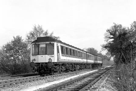 BR(S) Class 117 L428 at Godstone, Surrey with the 1.05pm Redhill - Tonbridge service on Thursday 24 Nov 1988 - J. Scrace [233879]