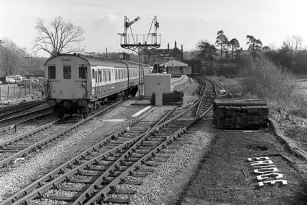 BR(S) Class 205 205018 at Eridge Station, East Sussex with the 12.39pm Uckfield - Oxted service on Tuesday 14 Feb 1989 - J. Scrace [233888]