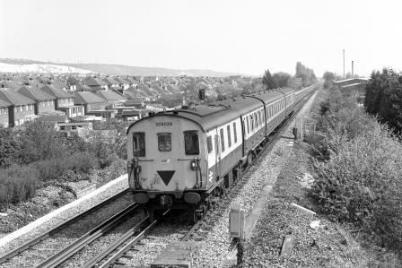BR(S) Class 205 205028 at Portchester, Hampshire with the 12.30pm Portsmouth Harbour - Southampton service on Tuesday 18 Apr 1989 - J. Scrace [233911]