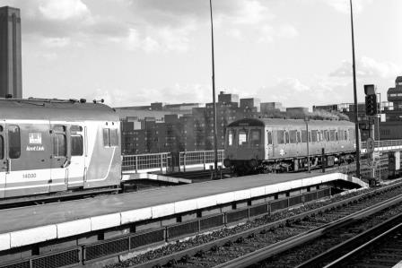 BR(S) Class 122 975540 & BR(S) 415 class 5491 at Blackfriars Station, Greater London with a Route Learning Trip on Monday 12 Feb 1990 - J. Scrace [233934]