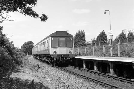 BR(S) Class 108 828 at Lympstone Commando Station, Devon with the 2.15pm Exmouth - Exeter St Davids service on Tuesday 10 Jul 1990 - J. Scrace [233937]