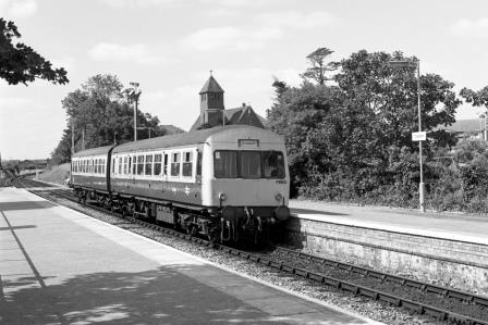 BR(S) Class 101 P860 at Topsham Station, Devon with the 2.14pm Barnstaple - Exmouth service on Tuesday 10 Jul 1990 - J. Scrace [233941]