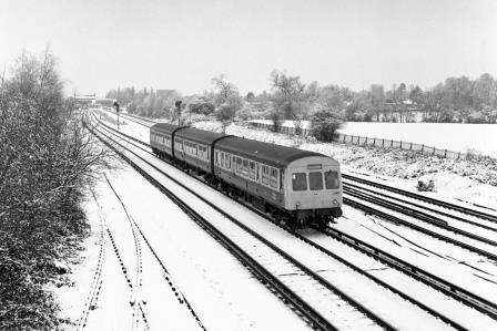 BR(S) Class 101 L840 at Gatwick Airport, West Sussex with the 10.35am Reading - Gatwick Airport service on Wednesday 13 Feb 1991 - J. Scrace [233950]