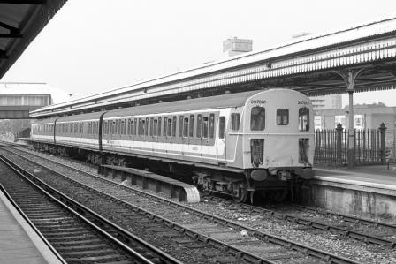 BR(S) Class 207 207001 at Clapham Junction Station, Greater London on Thursday 30 Jul 1992 - J. Scrace [233962]