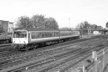 BR(S) Class 117 L408 at Redhill, Surrey with the 11.26am Gatwick Airport - Reading service on Thursday 05 Nov 1992 - J. Scrace [233964]