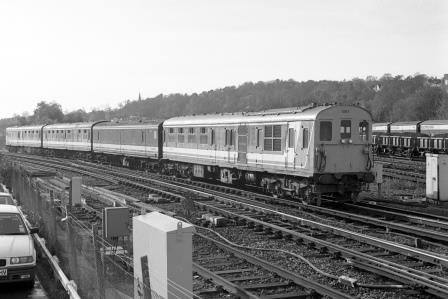BR(S) Class 204 1067 at Redhill, Surrey with a Sandite service on Thursday 05 Nov 1992 - J. Scrace [233966]