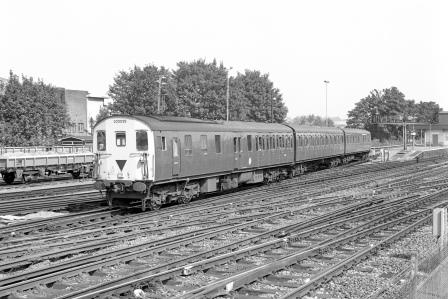 BR(S) Class 205 205029 at Redhill, Surrey with the 10.53am Reigate - Tonbridge service on Wednesday 18 Aug 1993 - J. Scrace [233984]