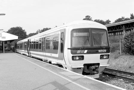 NSE Class 165 165129 at Basingstoke Station, Hampshire with the 10.05am Basingstoke - Reading service on Monday 16 Aug 1993 - J. Scrace [234001]