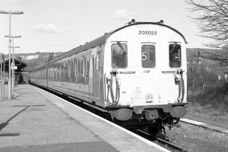N Class 205 205023 at Oxted Station, Surrey with the 11.04am Oxted - Uckfield service on Thursday 10 Mar 1994 - J. Scrace [234011]