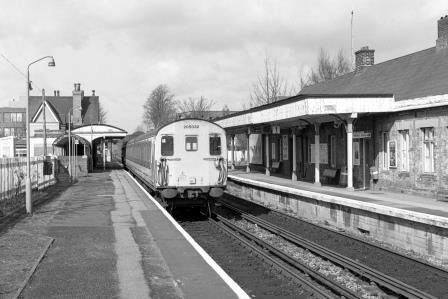 NSE Class 205 205032 at Reigate Station, Surrey with the 09.53am Reigate - Tonbridge service on Thursday 24 Mar 1994 - J. Scrace [234019]