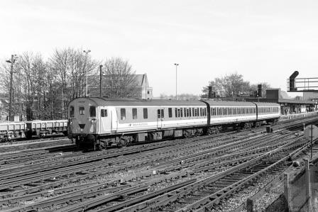 NSE Class 205 205032 at Redhill, Surrey with the 9.10am Tonbridge - Reigate service on Tuesday 26 Apr 1994 - J. Scrace [234026]
