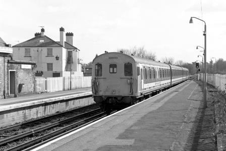 NSE Class 205 205033 at Reigate Station, Surrey on Thursday 24 Mar 1994 - J. Scrace [234028]