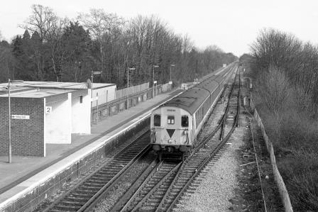NSE Class 205 205033 at Edenbridge Station, Kent with the 1.47pm Tonbridge - Reigate service on Thursday 24 Mar 1994 - J. Scrace [234032]