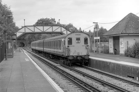 NSE Class 205 205032 at Penshurst Station, Kent with the 12.43pm Tonbridge - Reigate service on Friday 27 May 1994 - J. Scrace [234041]