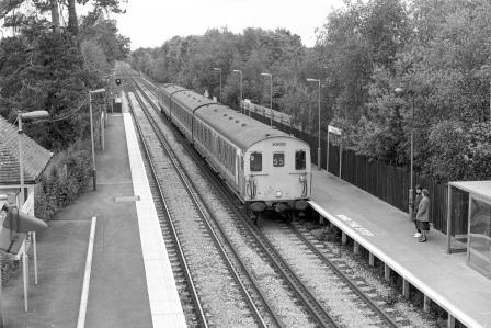NSE Class 205 205033 at Penshurst Station, Kent with the 12.53pm Reigate - Tonbridge service on Friday 27 May 1994 - J. Scrace [234044]