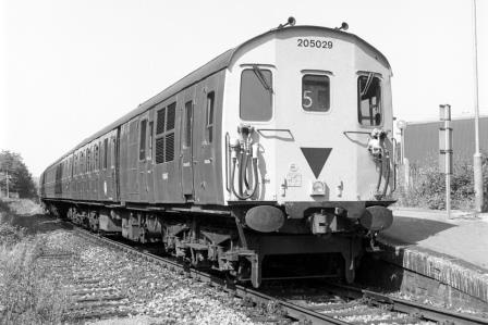 BR(S) Class 205 205029 at Buxted Station, East Sussex with the 3.04pm Oxted - Uckfield service on Tuesday 12 Jul 1994 - J. Scrace [234054]