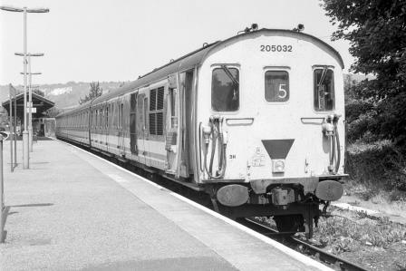 NSE Class 205 205032 at Oxted Station, Surrey with the 12.04pm Oxted - Uckfield service on Tuesday 12 Jul 1994 - J. Scrace [234058]
