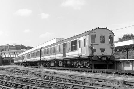 NSE Class 205 205101 & NSE Class 207/1 207103 at Hastings Station, East Sussex with the 12.21pm Hasting - Ashford service on Sunday 14 Aug 1994 - J. Scrace [234062]