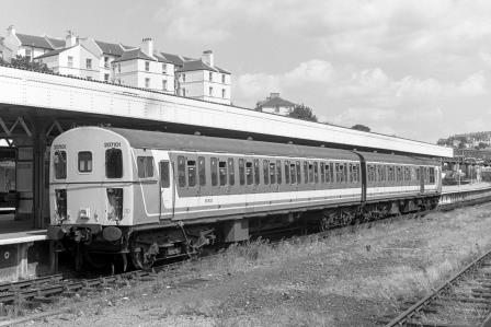 NSE Class 207/1 207101 at Hastings Station, East Sussex with the 12.17pm Ashford - Hastings service on Sunday 14 Aug 1994 - J. Scrace [234063]