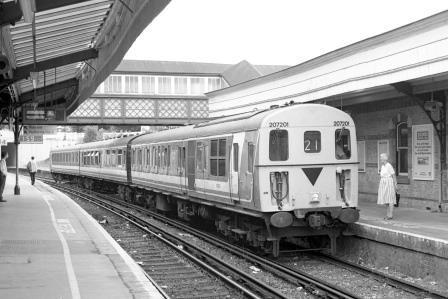 NSE Class 207/2 207201 at Lewes Station, East Sussex with the 11.48am Brighton - Ashford service on Thursday 13 Jul 1995 - J. Scrace [234093]
