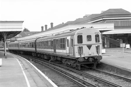 NSE Class 207/2 207201 at Lewes Station, East Sussex with the 11.48am Brighton - Ashford service on Thursday 13 Jul 1995 - J. Scrace [234095]