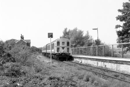 NSE Class 207/2 207201 at Winchelsea Station, East Sussex with the 10.22am Ashford - Hastings service on Tuesday 01 Aug 1995 - J. Scrace [234096]