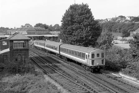 NSE Class 207/2 207202 'Brighton Royal Pavilion' at Lewes, East Sussex with the 11.48am Brighton - Ashford service on Saturday 23 Sep 1995 - J. Scrace [234102]