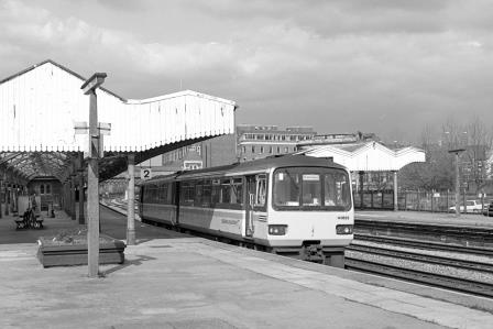Regional Railways Class 143 143662 at Newport Station, Newport with the 4.03pm Cwmbran - Swansea service on Thursday 09 May 1996 - J. Scrace [234117]