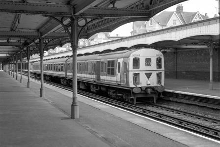NSE Class 207/2 207202 'Brighton Royal Pavilion' at Bexhill Station, East Sussex with the 1.54pm Ashford - Eastbourne service on Tuesday 10 Sep 1996 - J. Scrace [234126]