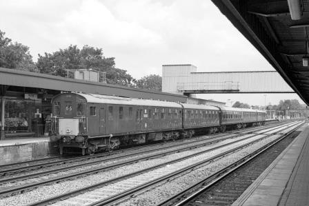 Hastings Diesels Limited Class 201 1001 at Redhill Station, Surrey on Tuesday 24 Jun 1997 - J. Scrace [234127]