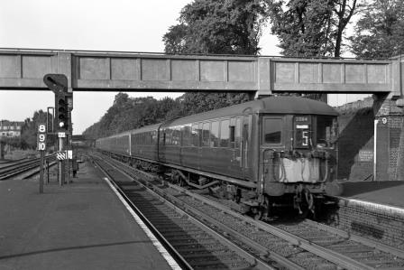 BR(S) Class 2-BIL 2084 at South Croydon Station, Greater London with the 4.00pm London Bridge - Brighton service on Wednesday 18 Sep 1968 - J. Scrace [234158]