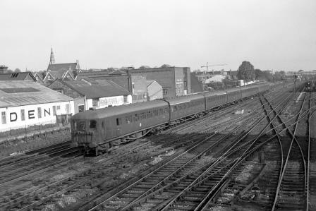 BR(S) Class 2-HAL 2674 at Wimbledon, Greater London with the 10.57am Waterloo - Portsmouth Harbour & Alton service on Tuesday 22 Oct 1963 - J. Scrace [234182]