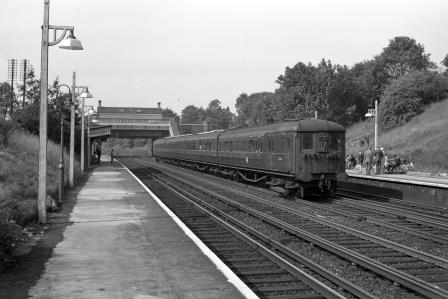 BR(S) Class 4-LAV 2921 at Honor Oak Park Station, Greater London with the 7.20am Bognor Regis - London Bridge service on Saturday 30 Jun 1962 - J. Scrace [234190]