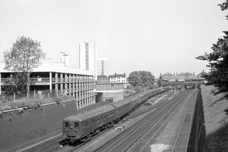 BR(S) Class 6-PAN 3029 at East Croydon, Greater London with the 11.03am Victoria - Brighton service on Sunday 17 May 1964 - J. Scrace [234244]