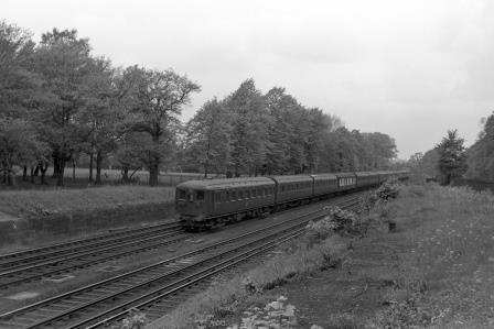 BR(S) Class 6-PUL 3042 near Balham, Greater London with the 10.55am Victoria - Brighton service on Tuesday 14 May 1963 - J. Scrace [234246]
