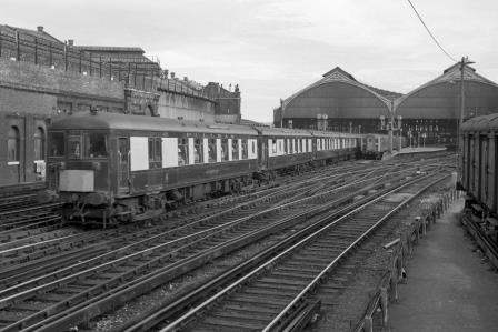BR(S) Class 5-BEL 3053 at Brighton, East Sussex with the 5.45pm Brighton - Victoria "Brighton Belle" on Thursday 05 Sep 1968 - J. Scrace [234270]