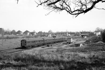BR(S) Class 4-BUF 3074 at Holmwood, Surrey with the 10.18am Victoria - Portsmouth Harbour service on Thursday 28 Mar 1968 - J. Scrace [234275]