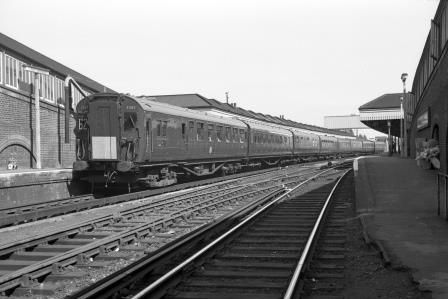 BR(S) Class 4-BUF 3083 at East Croydon Station, Greater London with the 10.15am Victoria - Eastbourne service on Sunday 17 May 1964 - J. Scrace [234278]