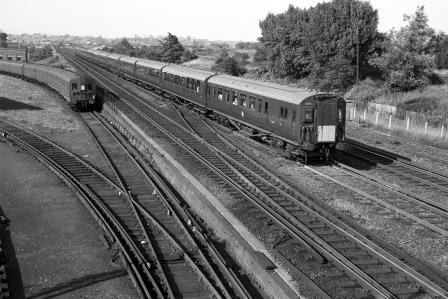 BR(S) Class 4-COR 3105 at Wimbledon, Greater London with the 5.35pm Waterloo - Portsmouth Harbour service on Friday 22 Jul 1966 - J. Scrace [234283]